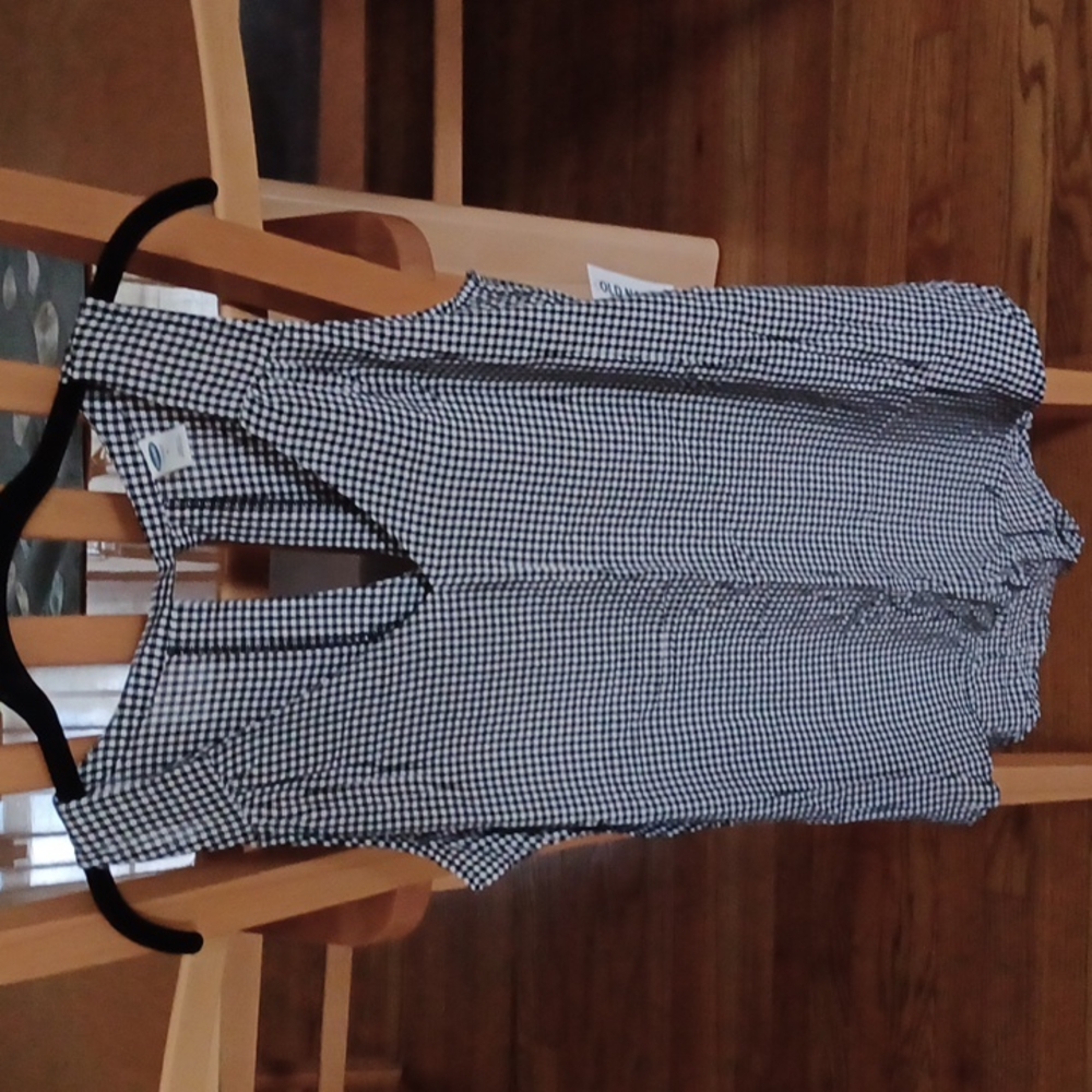 Old navy, medium, black and white